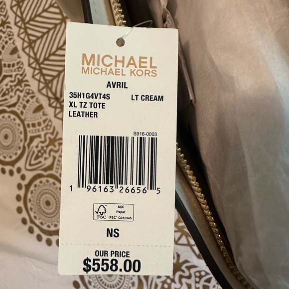 NWT‼️Michael Kors XL Avril tote - Picture 3 of 3